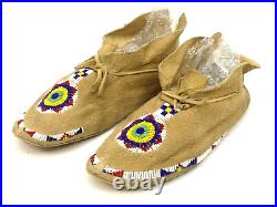 Antique RARE PAIR OF BEADED Native American SIOUX Plains Indian MOCCASINS VTG