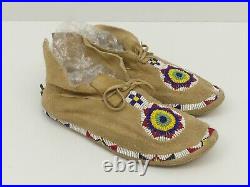 Antique RARE PAIR OF BEADED Native American SIOUX Plains Indian MOCCASINS VTG