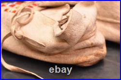 Antique RARE PAIR OF BEADED Native American SIOUX Plains Indian MOCCASINS VTG