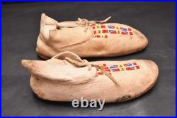Antique RARE PAIR OF BEADED Native American SIOUX Plains Indian MOCCASINS VTG