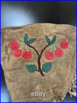 Authentic 1930s Native American Plateau Gauntlet Gloves- Rare Cherry Motif