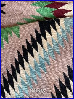FABULOUS VINTAGE 1940s NAVAJO RARE AND FINE COLORFUL HANDMADE RUG 33 X 54