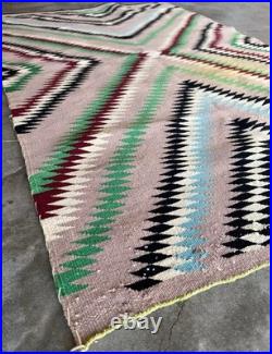FABULOUS VINTAGE 1940s NAVAJO RARE AND FINE COLORFUL HANDMADE RUG 33 X 54