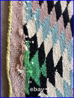 FABULOUS VINTAGE 1940s NAVAJO RARE AND FINE COLORFUL HANDMADE RUG 33 X 54