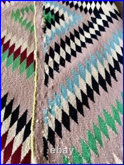 FABULOUS VINTAGE 1940s NAVAJO RARE AND FINE COLORFUL HANDMADE RUG 33 X 54