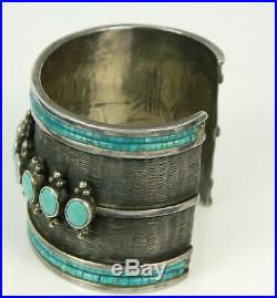 RARE DESIGNER vint Native American Handcrafted Turquoise Sterling Cuff Bracelet