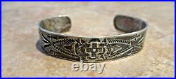 RARE Old 1920's Navajo 900 COIN SILVER Arrowhead Symbol STAMPED DESIGN Bracelet