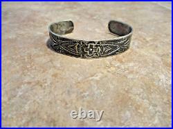 RARE Old 1920's Navajo 900 COIN SILVER Arrowhead Symbol STAMPED DESIGN Bracelet