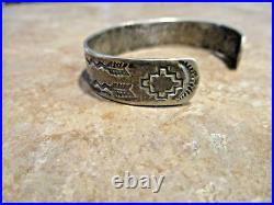 RARE Old 1920's Navajo 900 COIN SILVER Arrowhead Symbol STAMPED DESIGN Bracelet