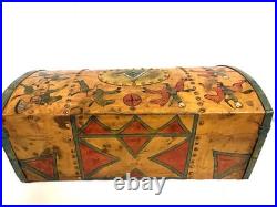 Rare Antique 1800s CROW NATIVE AMERICAN Trunk With Ledger Type Drawings