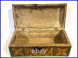 Rare Antique 1800s CROW NATIVE AMERICAN Trunk With Ledger Type Drawings