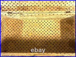Rare Antique 1800s CROW NATIVE AMERICAN Trunk With Ledger Type Drawings
