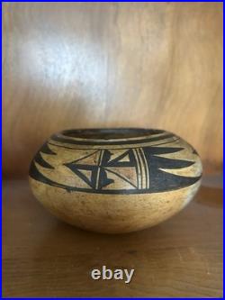 Rare Traditional Hopi Polychrome Old Seed Jar Exquisite Complex & Old As Is