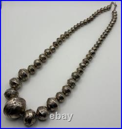 VINTAGE OLD PAWN NATIVE AMERICAN STERLING SILVER Navajo Pearls Necklace, RARE