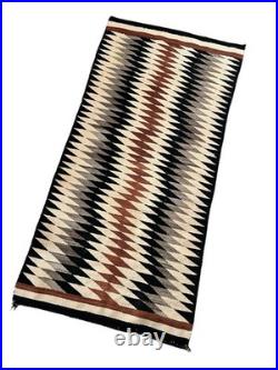 VTG ANTIQUE RARE 40'S NAVAJO EYE DAZZLER RUG DIAMOND GEOMETRIC PATTERN 65x33