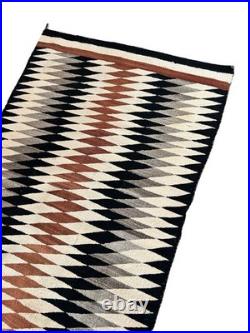 VTG ANTIQUE RARE 40'S NAVAJO EYE DAZZLER RUG DIAMOND GEOMETRIC PATTERN 65x33