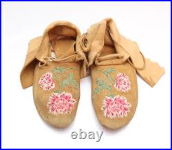 VTG CREE FLORAL Leather RARE EMBROIDERED BEADED MOCCASINS native American 10