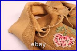 VTG CREE FLORAL Leather RARE EMBROIDERED BEADED MOCCASINS native American 10