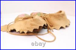 VTG CREE FLORAL Leather RARE EMBROIDERED BEADED MOCCASINS native American 10