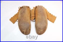 VTG CREE FLORAL Leather RARE EMBROIDERED BEADED MOCCASINS native American 10