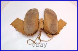 VTG CREE FLORAL Leather RARE EMBROIDERED BEADED MOCCASINS native American 10