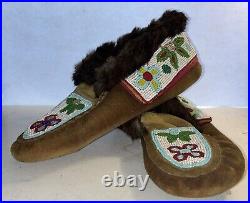 Vintage Native American Beaded Fur Trim Moccasins. Handmade Rare First Nations