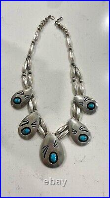 Vintage Native American Navajo Turquoise Sterling Silver Necklace signed EUC